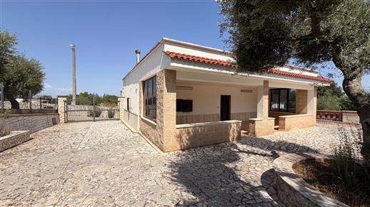 Villa Di 2 Vani, Veranda, Box. Ristrutturata, Ottimo Stato, Fotovoltaico